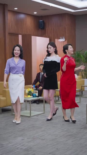 三个女儿把老妈宠翻天（34集）精彩的短剧