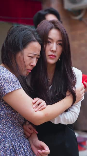 别碰我妈妈（35集）热门火爆短剧