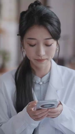 她引神明坠落（100集）热门短剧抢先