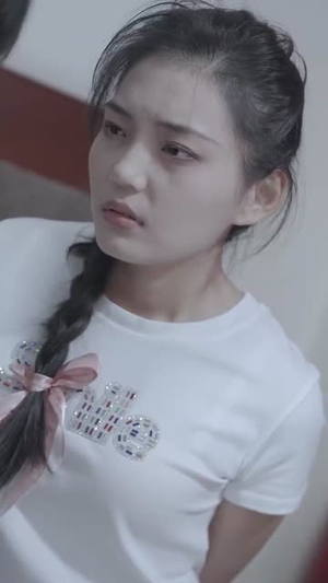 拥她入怀（64集）男主角是谁