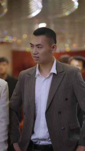 女总裁的豪龙医婿（99集）第一季