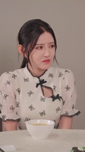 美食：随机摆摊，顾客追我满街跑（95集）这部短剧太好看