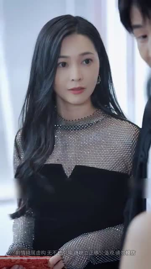 下山即巅峰:七个师姐超护短 (69集) 下山即巅峰:七个师姐超护短 (69集)免费版