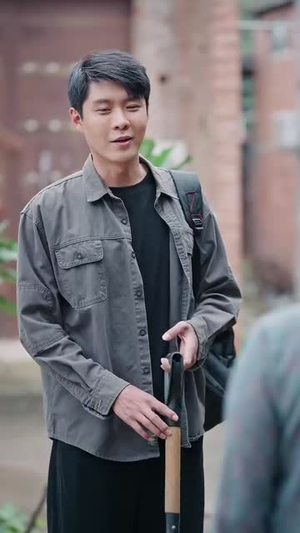 一把铲子一盒烟,金矿一挖挖一天(109集) 一把铲子一盒烟,金矿一挖挖一天(109集)每天短剧分享