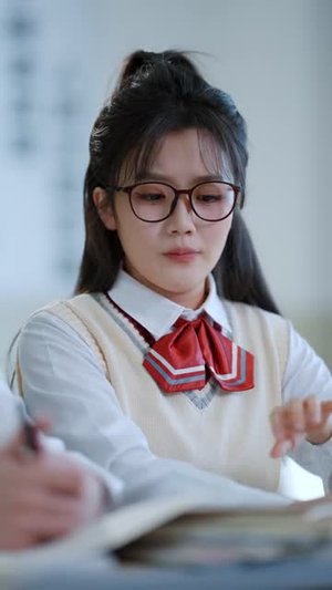 离校后,全校盼我归来(80集) 离校后,全校盼我归来(80集)短剧也太好看了