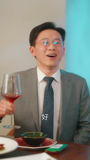 她自万丈荣光（75集）免费短剧资源