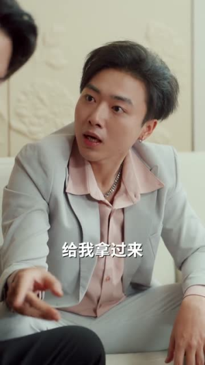 高冷校花救济我，我靠贴贴成神豪（80集）短剧解说热门