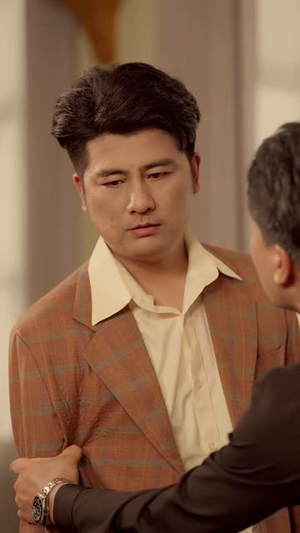 重生九零：我靠实业翻盘（99 集）排行榜前十短剧