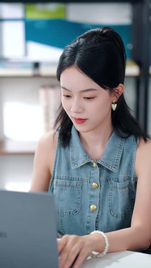 学长，你的网恋女友不是我（42 集）最热门短剧来了