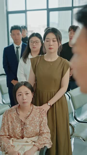 银行取养老金被拒后(84 集) 银行取养老金被拒后(84 集)简直不要太好看