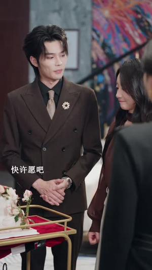 天降俏弟媳，大姑子们追着宠（73 集）追风的女孩短剧