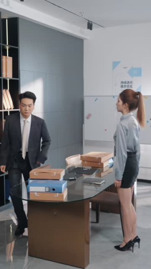 职场重生，我靠预知力逆袭翻盘（60 集）免费看全集不用会员