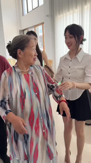 婆媳联手1守住规矩不烧心(41 集) 婆媳联手1守住规矩不烧心(41 集)二刷短剧